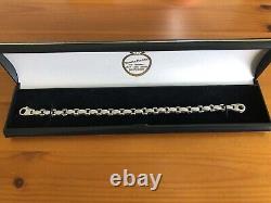 9CT Gold, White Gold Bracelet, weight 9.8 grams. Complete with box