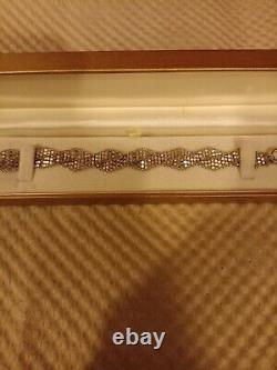 9 ct white gold twisted strands bracelet 9 grams
