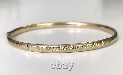 9ct GOLD BANGLE 375 LADIES GIRLS DIAMOND CUT BARK EFFECT DESIGN