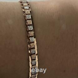 9ct Gold 2 Colour Bracelet With A Flat Style Decorative Link. Unworn. 4g