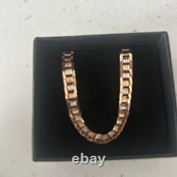 9ct Gold 2 Colour Bracelet With A Flat Style Decorative Link. Unworn. 4g