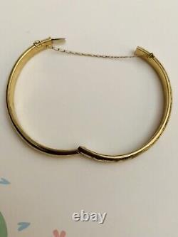 9ct Gold 375 Bangle With Safety Chain