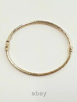 9ct Gold Bangle Ladies 3.6 grams Gift Boxed 2.4 mm Wide Hinged