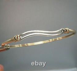 9ct Gold Bangle with White Gold Wave Bar Clasp 4g