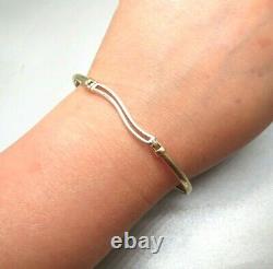 9ct Gold Bangle with White Gold Wave Bar Clasp 4g