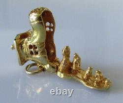 9ct Gold Charm Vintage 9ct Yellow Gold Family in Boot Charm (2.5g)