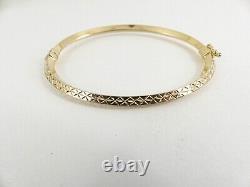 9ct Gold Patterned Bangle Hallmarked 7'' 5.9grams with gift box