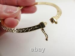 9ct Gold Patterned Bangle Hallmarked 7'' 5.9grams with gift box