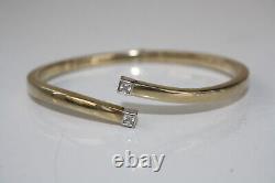 9ct Gold Sprung Hinged Crossover Bangle