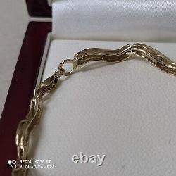 9ct Gold ladies diamond bracelet Weight 5.3 grams Length 7 ½ inch
