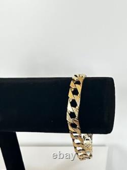 9ct Yellow Gold Plain and Patterned Curb Bracelet