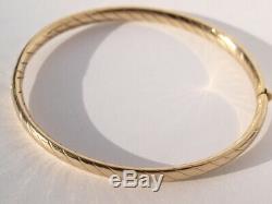 9ct yellow gold twisted bangle bracelet 7.0 grams