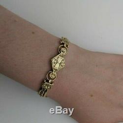 A lovely, Vintage 9 ct Yellow Gold Bracelet with Stunning Details