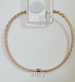 Beautiful 9ct Gold 60x52mm Hinged Bangle with locking clasp and aligning tongue