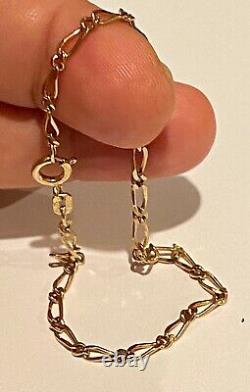 Beautiful 9ct gold Chain bracelets, Fully Hallmark, 17cm