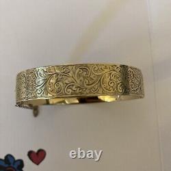 Gold bangle