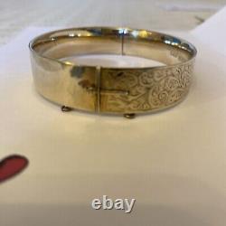 Gold bangle