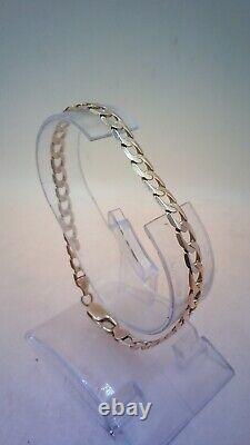 Hallmarked 9 ct Gold 8.25 Flat Curb Bracelet. (D)