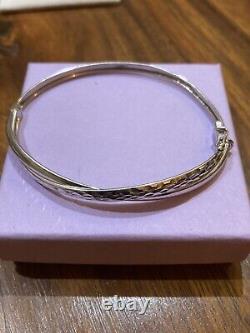 Italian 375 9ct White Gold Hinge Bangle. Not Scrap