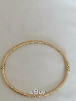 Italian design 9ct yellow gold bangle with scale design Circumference 8