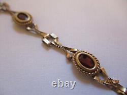 Ladies 9ct Gold Garnet link chain Bracelet 3.4g 18cm 7 marked 375