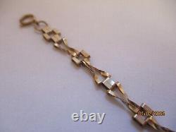 Ladies 9ct Gold Garnet link chain Bracelet 3.4g 18cm 7 marked 375