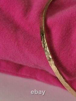 Ladies 9ct solid Gold Bangle