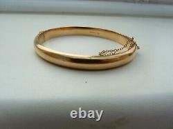 Lovely 9ct Solid Gold Hinged Bangle. 11.1 Grams. 7 Inches Circumference