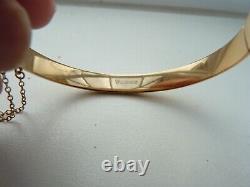 Lovely 9ct Solid Gold Hinged Bangle. 11.1 Grams. 7 Inches Circumference