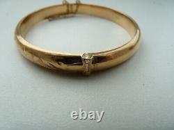 Lovely 9ct Solid Gold Hinged Bangle. 11.1 Grams. 7 Inches Circumference