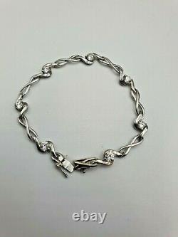 Lovely 9ct White Gold & CZ Bracelet