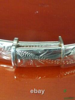 Pretty Hallmarked 9ct Gold Decorative Bangle