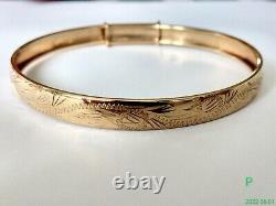 Pretty Hallmarked 9ct Gold Decorative Bangle