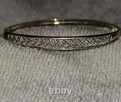 STUNNING 9ct 375 Gold Diamond Bangle. 15ct 10grams Will Fit Up to 7 Inch Wrist