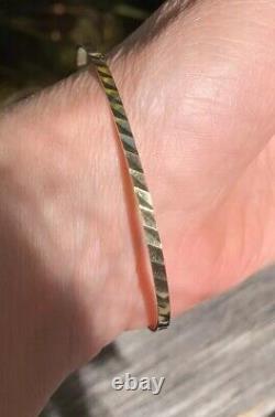 Solid 9ct Yellow Gold Bangle Bracelet. Vintage 1960s. 4.0 grams