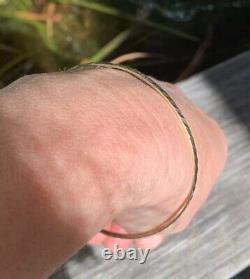 Solid 9ct Yellow Gold Bangle Bracelet. Vintage 1960s. 4.0 grams