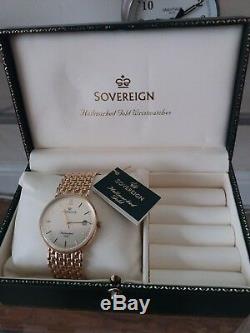 Sovereign 9ct gold men's watch with a 9ct gold bracelet in excelent condition