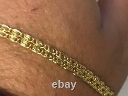 Stunning 9 ct gold bracelet with New box