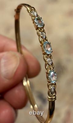 Stunning 9ct gold diamond And Aquamarine Bangle, bracelet, 4.9 gr