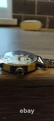 Vintage Solid Heavy 9 Ct Gold Omega Ladies Watch Including Origional Box