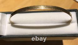 Women's 9ct Solid Yellow Gold Bracelet ladies plain Slave Bangle. 6.1grams