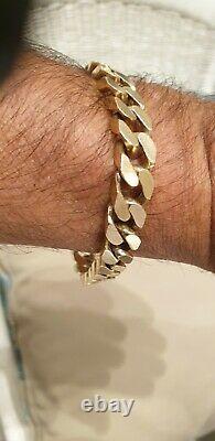 Wow Heavy Solid 9ct Gold Curb Link Bracelet Full Uk H, Marks 63. Grams Weight